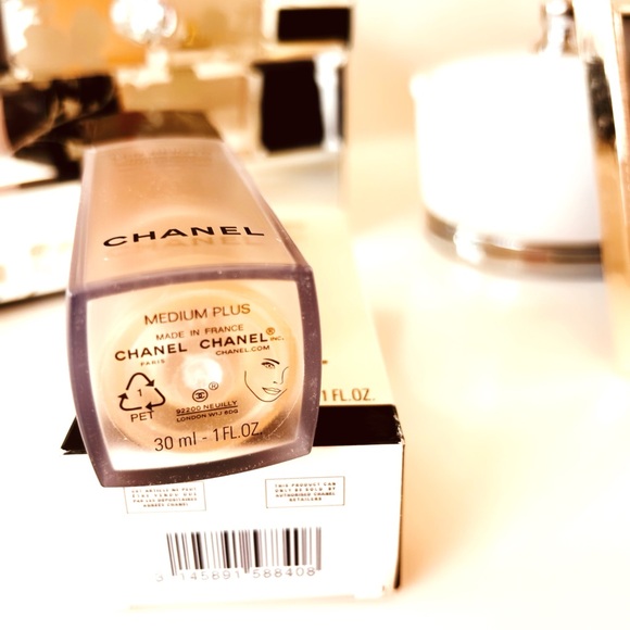 CHANEL Les Beiges Water-Fresh Tint - Medium Plus - Picture 3 of 4